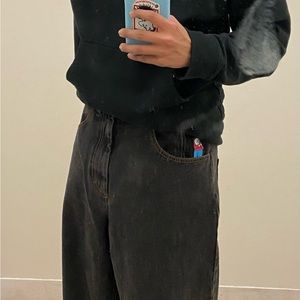 Meet your Posher, Moni